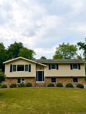 20 Lenart Place, Hopewell Junction, NY 12533
