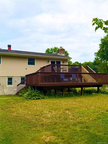 20 Lenart Place, Hopewell Junction, NY 12533