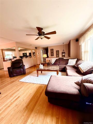 20 Lenart Place, Hopewell Junction, NY 12533
