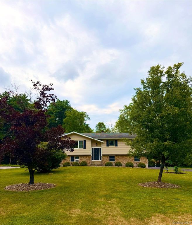 20 Lenart Place, Hopewell Junction, NY 12533