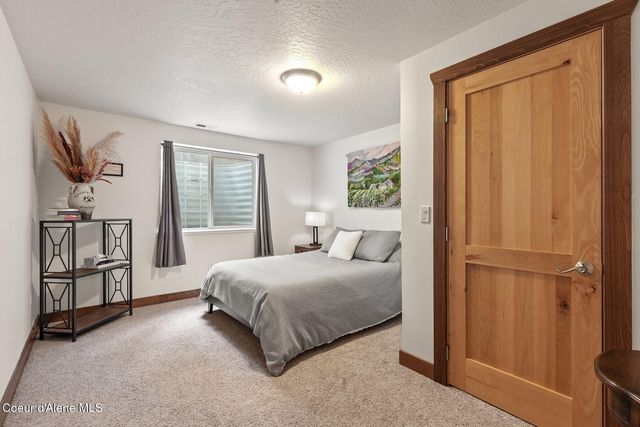 11074 W Riverview Dr, Post Falls, ID 83854