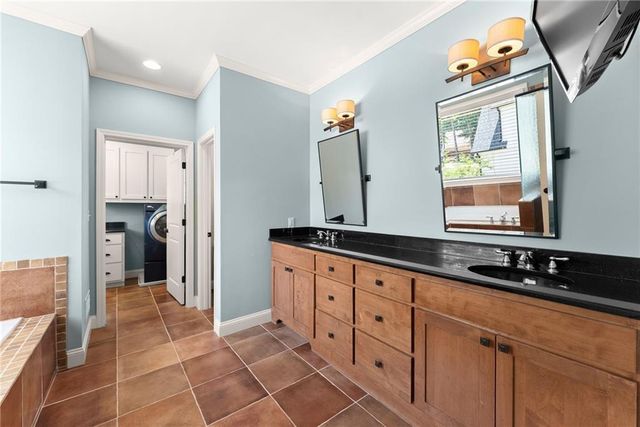 6277 Lakeview Drive, Buford, GA 30518