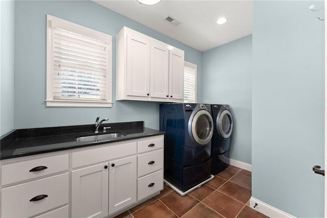 6277 Lakeview Drive, Buford, GA 30518