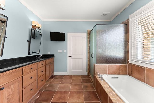 6277 Lakeview Drive, Buford, GA 30518