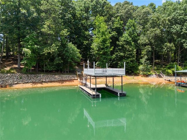 6277 Lakeview Drive, Buford, GA 30518