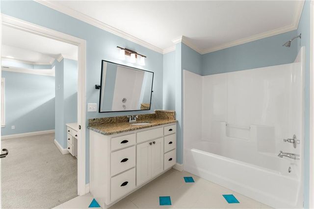 6277 Lakeview Drive, Buford, GA 30518