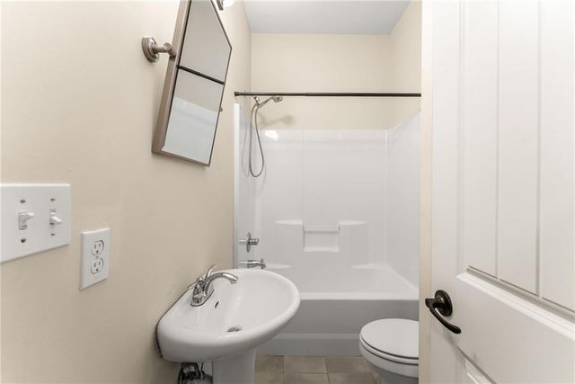 6277 Lakeview Drive, Buford, GA 30518