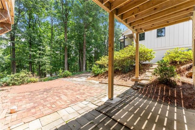 6277 Lakeview Drive, Buford, GA 30518