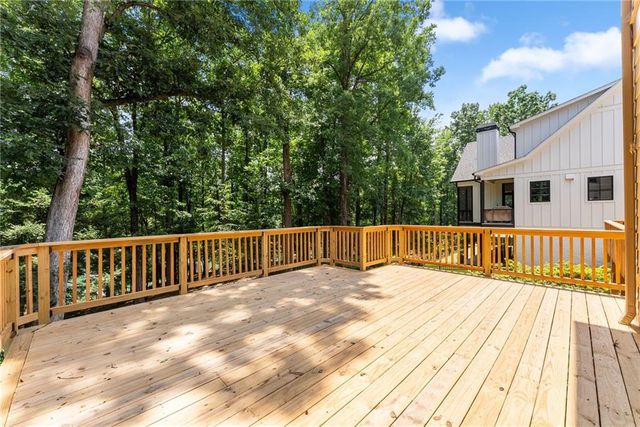 6277 Lakeview Drive, Buford, GA 30518