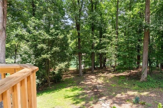 6277 Lakeview Drive, Buford, GA 30518