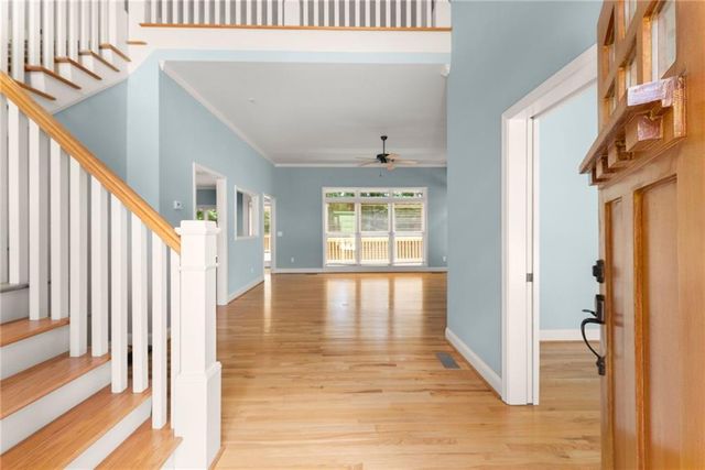 6277 Lakeview Drive, Buford, GA 30518