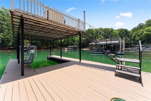 6277 Lakeview Drive, Buford, GA 30518