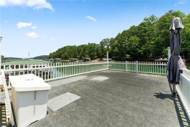 6277 Lakeview Drive, Buford, GA 30518
