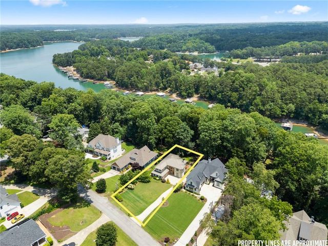 6277 Lakeview Drive, Buford, GA 30518