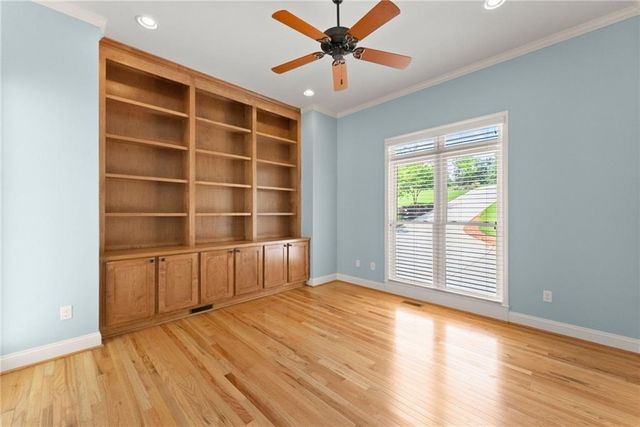 6277 Lakeview Drive, Buford, GA 30518