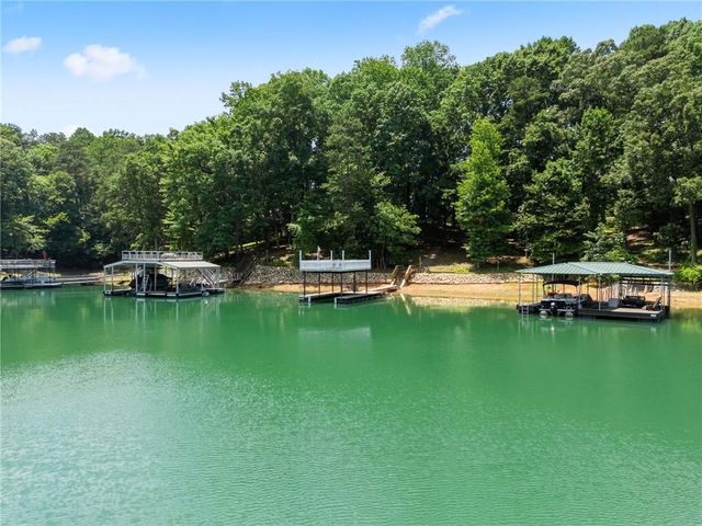 6277 Lakeview Drive, Buford, GA 30518