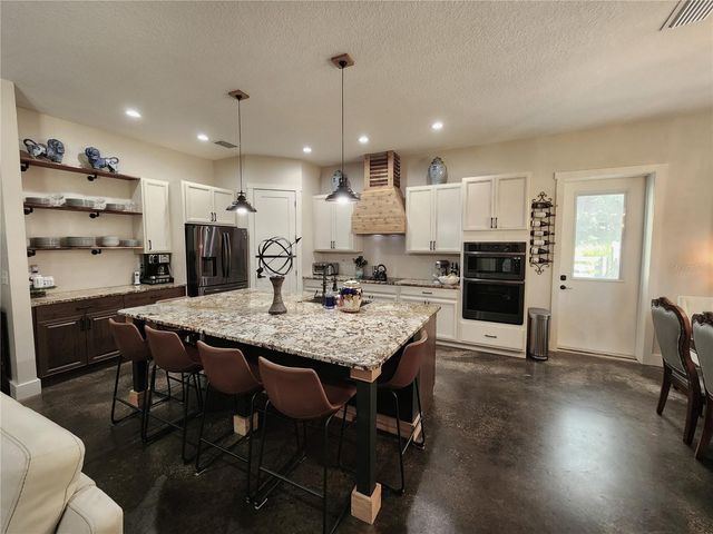 16189 SE 190TH AVENUE, Weirsdale, FL 32195