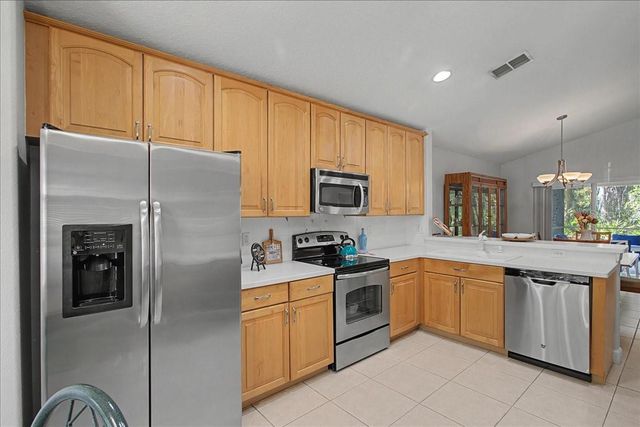 16204 HAMPTON TRACE COURT, Tampa, FL 33647