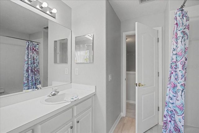 16204 HAMPTON TRACE COURT, Tampa, FL 33647