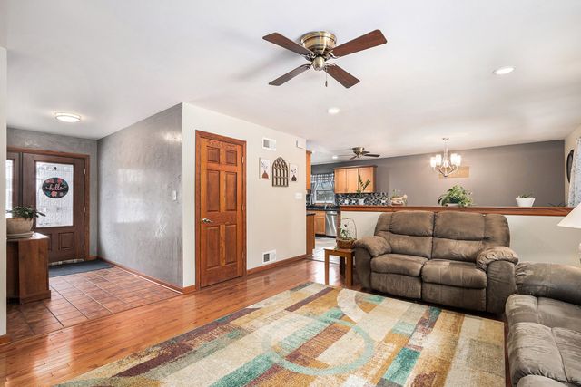 24735 S Michaels Street, Crete, IL 60417