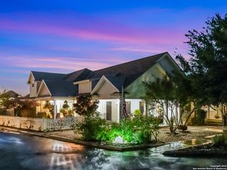 911 Hudson Ln, New Braunfels, TX 78130