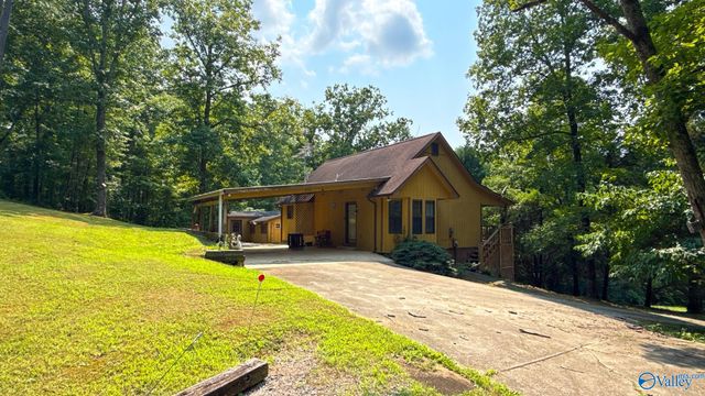 270 Summer Lane, Trenton, GA 30752