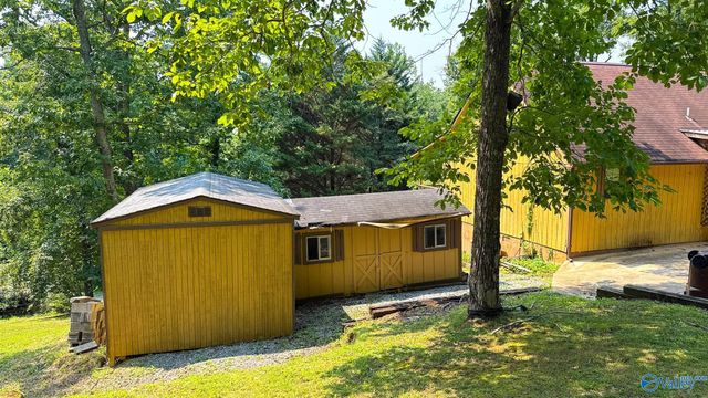 270 Summer Lane, Trenton, GA 30752