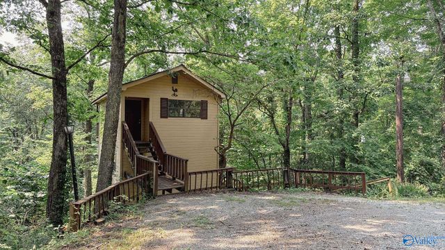 270 Summer Lane, Trenton, GA 30752