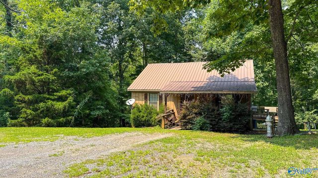 270 Summer Lane, Trenton, GA 30752