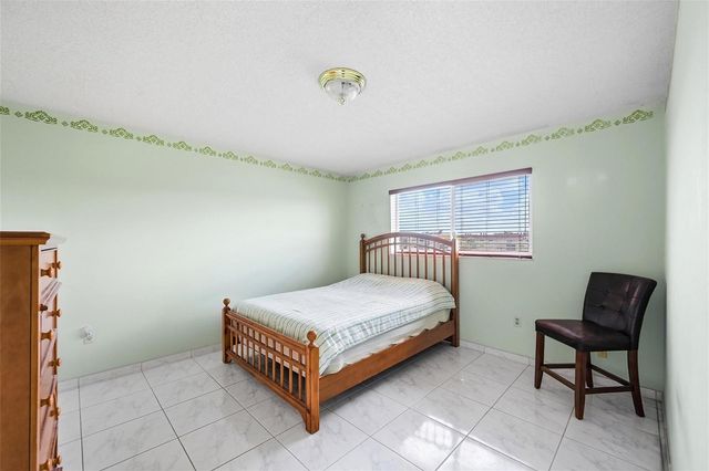 8040 N Sunrise Lakes Drive 303, Fort Lauderdale, FL 33322