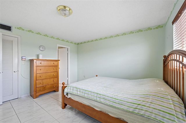 8040 N Sunrise Lakes Drive 303, Fort Lauderdale, FL 33322