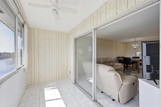 8040 N Sunrise Lakes Drive 303, Fort Lauderdale, FL 33322