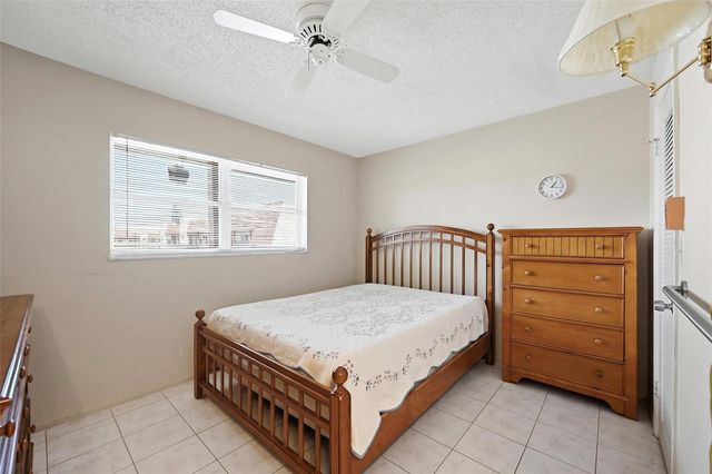 8040 N Sunrise Lakes Drive 303, Fort Lauderdale, FL 33322