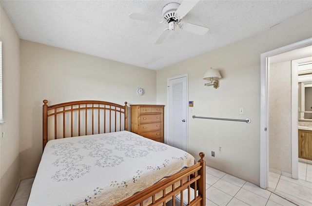 8040 N Sunrise Lakes Drive 303, Fort Lauderdale, FL 33322