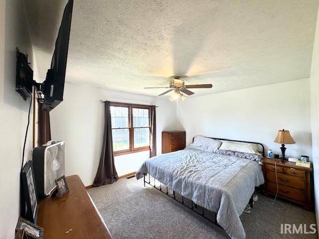 4135 S East Drive, Knox, IN 46534