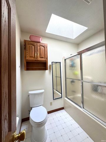 4135 S East Drive, Knox, IN 46534