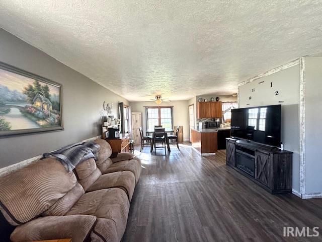 4135 S East Drive, Knox, IN 46534