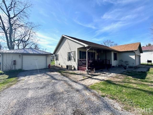 4135 S East Drive, Knox, IN 46534