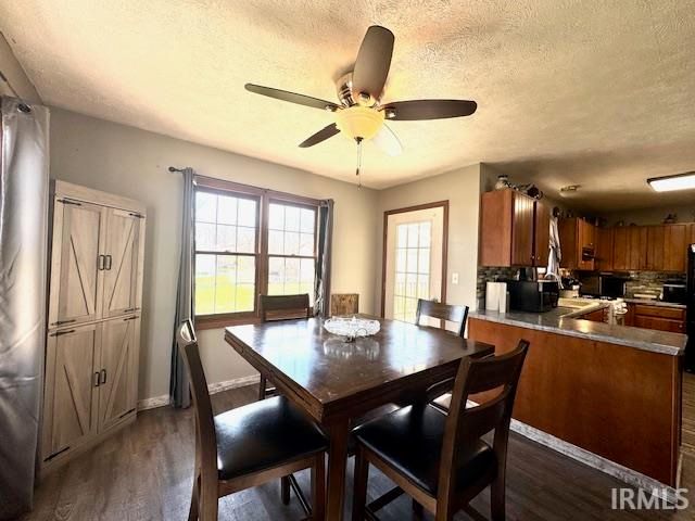4135 S East Drive, Knox, IN 46534