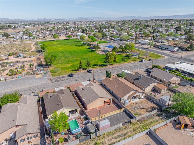 2326 Lillie Avenue, Kingman, AZ 86401