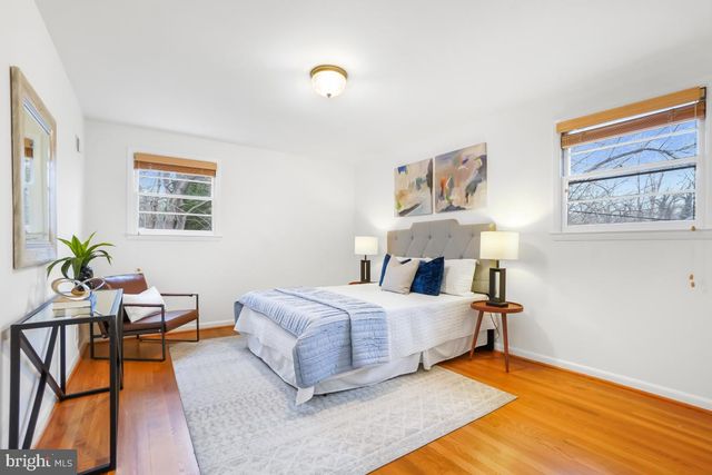 9504 HOLLINS CT, Bethesda, MD 20817