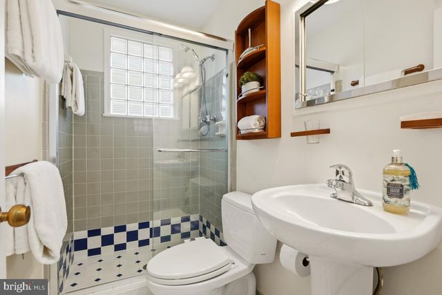 9504 HOLLINS CT, Bethesda, MD 20817