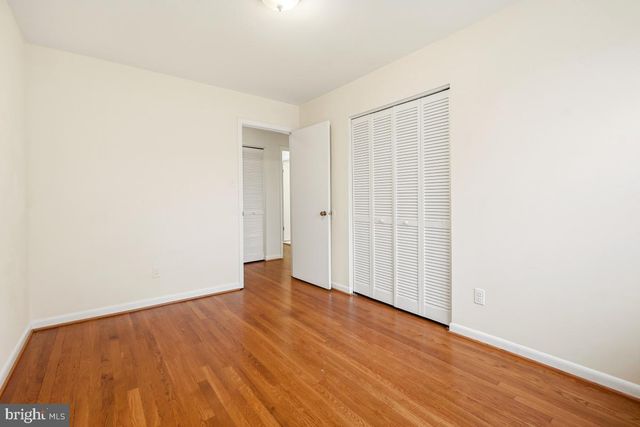 9504 HOLLINS CT, Bethesda, MD 20817