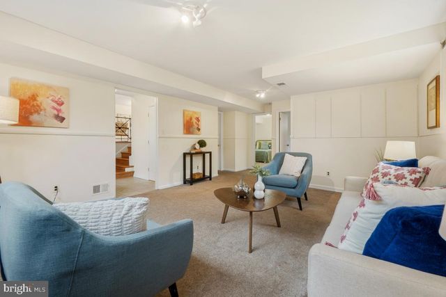 9504 HOLLINS CT, Bethesda, MD 20817