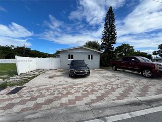 2209 NW 6th St #1, Fort Lauderdale, FL 33311