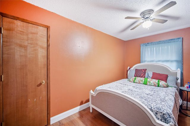 1830 Center Street, West Des Moines, IA 50265