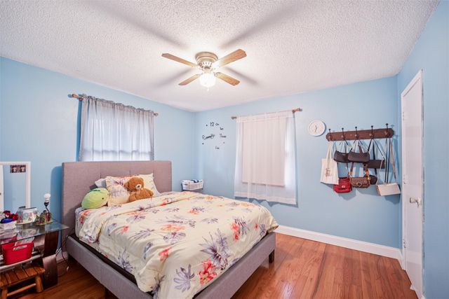 1830 Center Street, West Des Moines, IA 50265