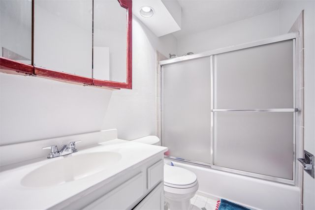 1830 Center Street, West Des Moines, IA 50265