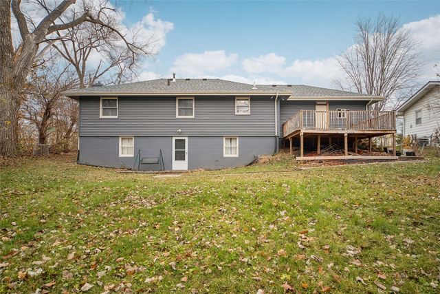 1830 Center Street, West Des Moines, IA 50265