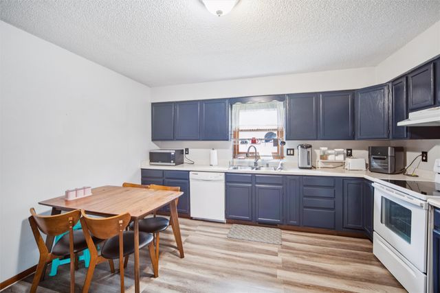 1830 Center Street, West Des Moines, IA 50265